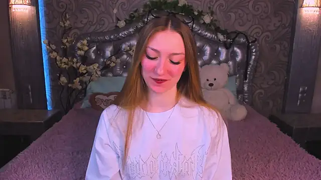 AngelAnabelle online show from 11/30/25, 07:58