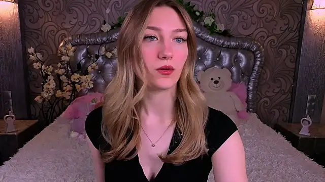 AngelAnabelle online show from 04/18/26, 01:46