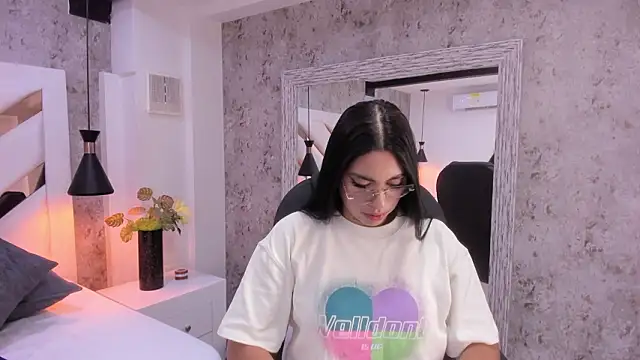 Vanessa Rain  online show from 03/06/26, 07:20