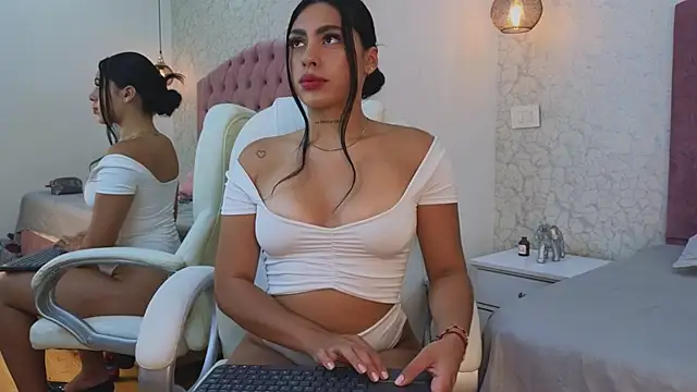 Vanessa Rain  online show from 10/24/25, 07:46