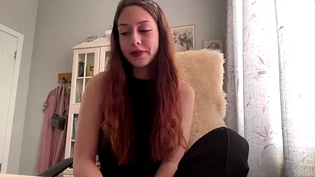 Snapshot of Nayra_flash chatting on 11/28/25, 12:16 Nayra flash online show from 11/28/25, 12:16