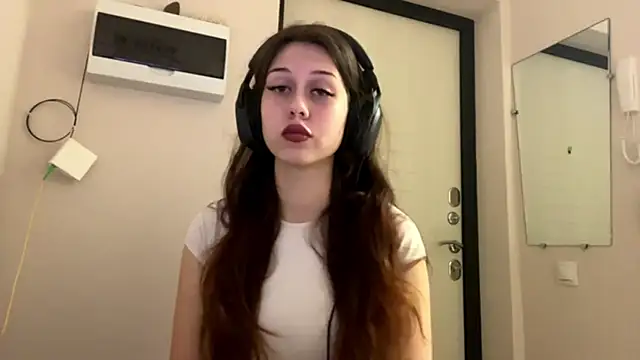 Snapshot of Nayra_flash chatting on 10/08/25, 06:59 Nayra flash online show from 10/08/25, 06:59