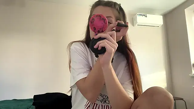 Snapshot of Nayra_flash chatting on 10/30/25, 11:08 Nayra flash online show from 10/30/25, 11:08