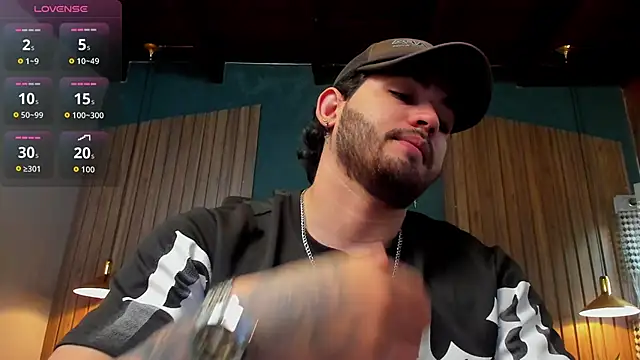 Snapshot of ElianKeiser chatting on 01/19/26, 12:31 ElianKeiser online show from 01/19/26, 12:31