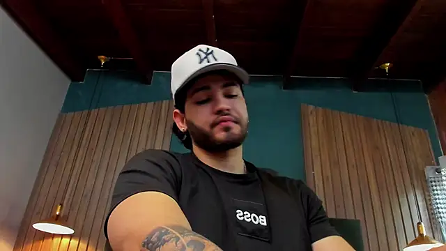 Snapshot of ElianKeiser chatting on 12/21/25, 05:36 ElianKeiser online show from 12/21/25, 05:36