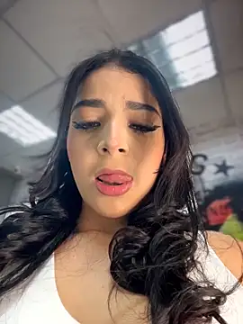 Snapshot of ArieliciousXXX chatting on 06/19/26, 01:28 ArieliciousXXX online show from 06/19/26, 01:28