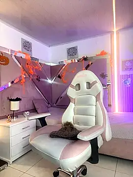 Charlotte ebony  online show from 10/30/25, 12:47