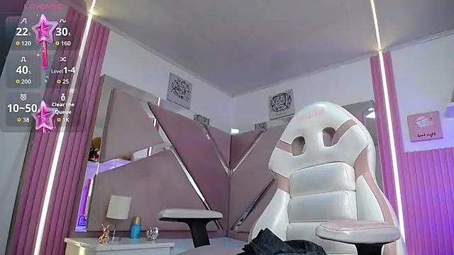 Charlotte ebony  online show from 11/21/25, 12:48