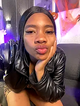 Charlotte ebony  online show from 10/31/25, 12:46