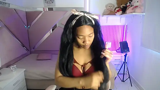 Snapshot of Charlotte_ebony_ chatting on 10/16/25, 12:57 Charlotte ebony online show from 10/16/25, 12:57