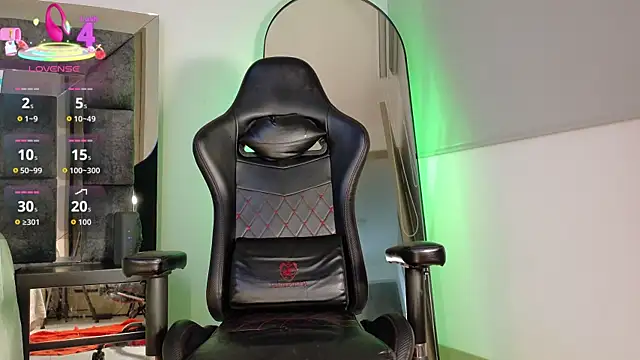 johnjaguar1  online show from 04/22/26, 10:11