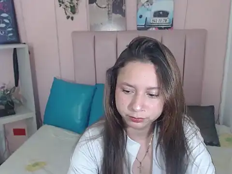 Snapshot of Candela_Dubout chatting on 10/10/25, 11:22 Candela Dubout online show from 10/10/25, 11:22