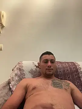 gooddboy01 online show from 04/18/26, 06:32