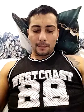 gooddboy01 online show from 10/31/25, 07:21