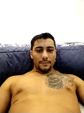 gooddboy01 online show from 10/27/25, 07:48