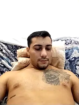 gooddboy01 online show from 10/30/25, 07:44