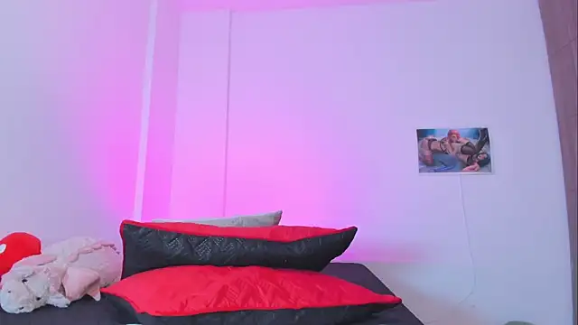 Miaengels  online show from 04/21/26, 02:51