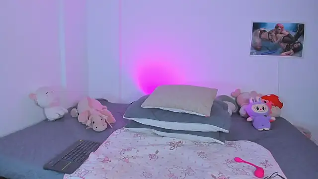 Miaengels  online show from 04/11/26, 02:21