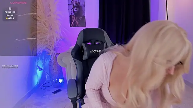 Miaengels  online show from 03/21/26, 01:40