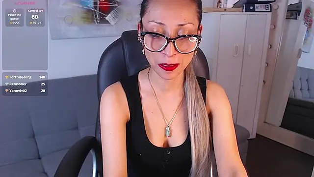 alexia james  online show from 04/13/26, 09:19