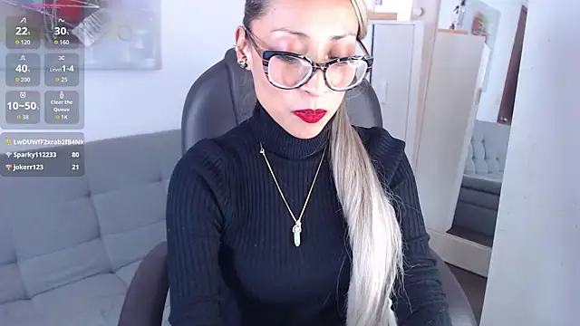 Snapshot of alexia_james_ chatting on 04/27/26, 08:40 alexia james online show from 04/27/26, 08:40
