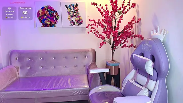 Snapshot of Summer_miller chatting on 11/26/25, 11:43 Summer miller online show from 11/26/25, 11:43