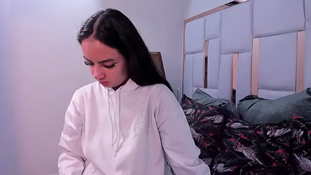 maddie greyy online show from 11/19/25, 11:21