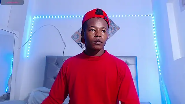 Snapshot of Dark_stallionX chatting on 10/28/25, 06:29 Dark stallionX online show from 10/28/25, 06:29