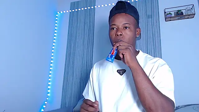 Snapshot of Dark_stallionX chatting on 11/28/25, 10:10 Dark stallionX online show from 11/28/25, 10:10