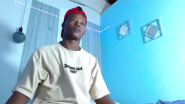 Snapshot of Dark_stallionX chatting on 10/31/25, 07:10 Dark stallionX online show from 10/31/25, 07:10