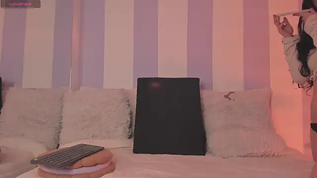 clover tter  online show from 12/16/25, 12:48