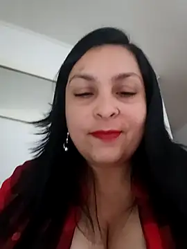 Snapshot of pilar_11-84 chatting on 10/20/25, 10:05 pilar 11-84 online show from 10/20/25, 10:05