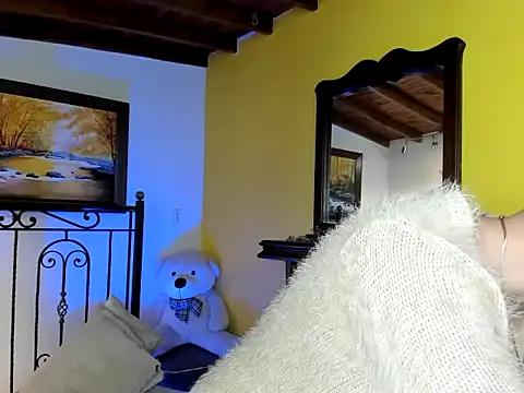 Zulyhenao online show from 10/29/25, 10:36