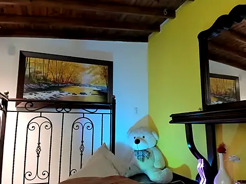 Zulyhenao online show from 10/30/25, 04:55