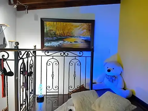 Zulyhenao online show from 11/26/25, 11:21