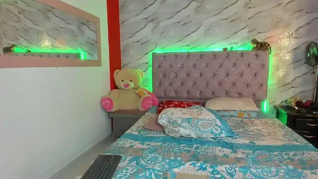 Stefany Andruw online show from 11/05/25, 01:47