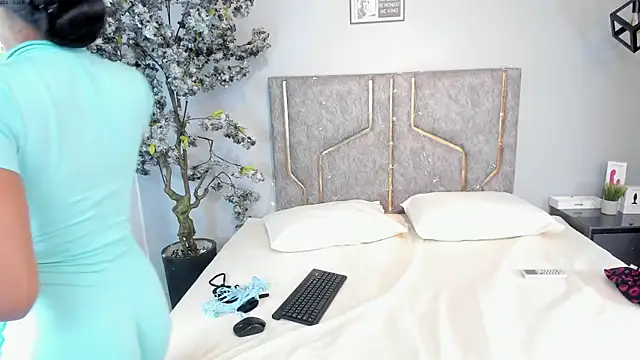 Nahomycarterr online show from 11/11/25, 07:41