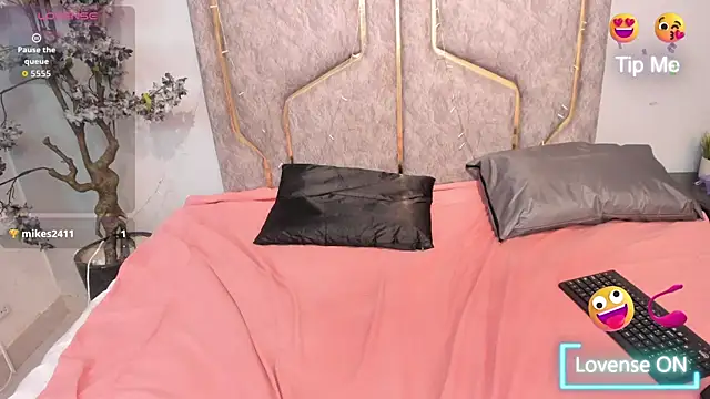 Nahomycarterr online show from 10/11/25, 08:21