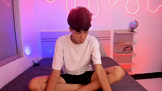 luccas ferreira online show from 11/02/25, 07:08