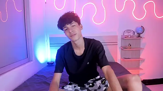 luccas ferreira online show from 11/04/25, 07:39