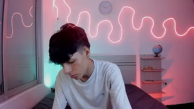 luccas ferreira online show from 11/14/25, 07:17