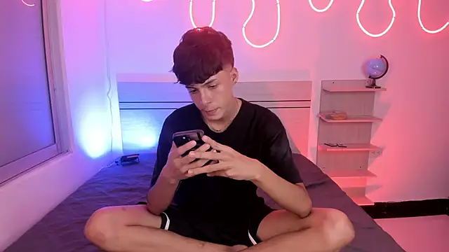 luccas ferreira online show from 11/06/25, 07:18