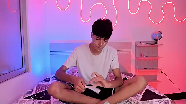 luccas ferreira online show from 10/25/25, 07:03