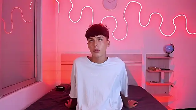 luccas ferreira online show from 11/08/25, 07:06