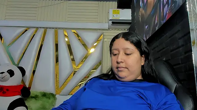 DulcineaSaenz online show from 10/10/25, 07:25