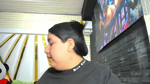 DulcineaSaenz online show from 10/15/25, 07:44