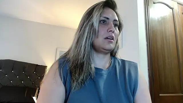 Snapshot of walker_leah88 chatting on 10/22/25, 03:11 walker leah88 online show from 10/22/25, 03:11