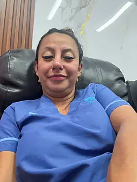 Snapshot of GisellTorres36 chatting on 05/26/26, 11:25 GisellTorres36 online show from 05/26/26, 11:25