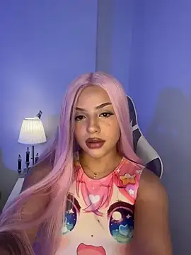 Snapshot of LolaBoobz chatting on 10/15/25, 11:18 LolaBoobz online show from 10/15/25, 11:18