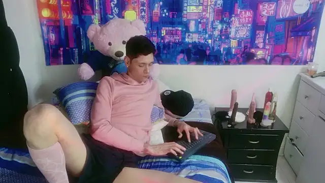 Tyler cat online show from 12/20/25, 02:36